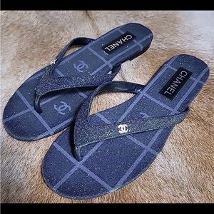 Chanel CC Crystal Shimmer Denim Navy Thong Sandals Size 11/11.5